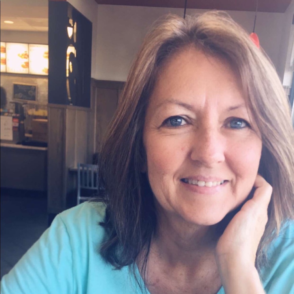 Meet your Posher, Lori